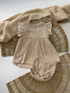 Vêtement bébé personnalisé, robe bébé, couleur marron beige 